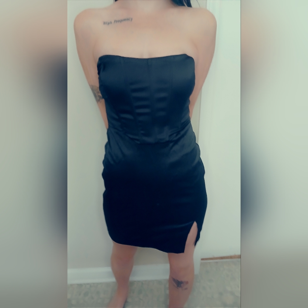 Elegant Black Sleeveless Dress